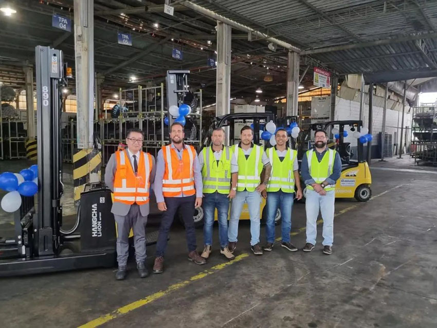 Li-ion Forklifts Delivery to a Brazil Customer in Auto Industry-04.jpg